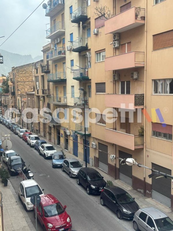 appartamento in vendita a Palermo in zona Montegrappa / Santa Rosalia