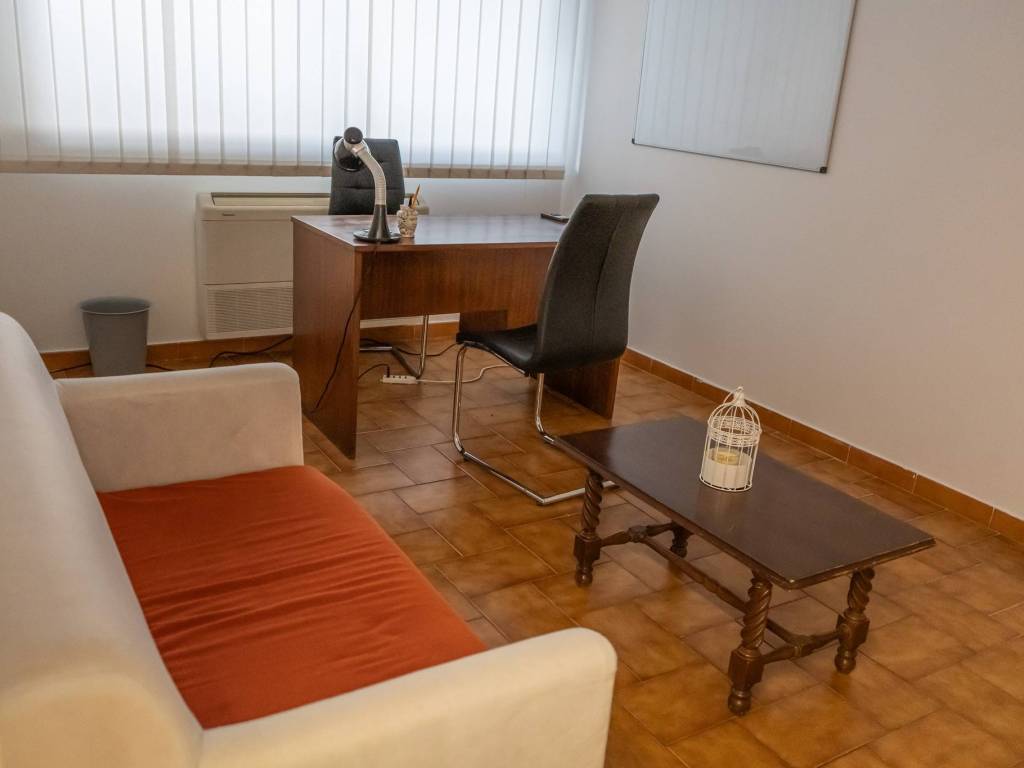 ufficio in vendita a Palermo in zona Cruillas