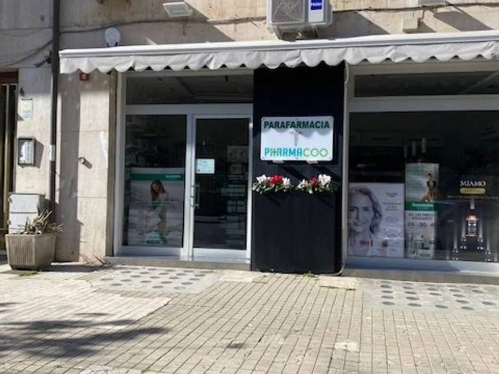 negozio in vendita a Palermo in zona Politeama