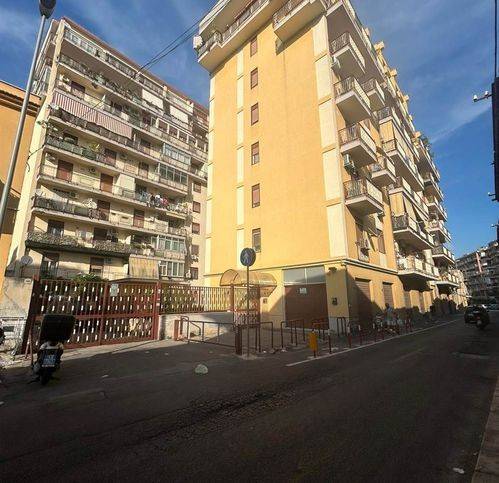 appartamento in vendita a Palermo in zona Zisa