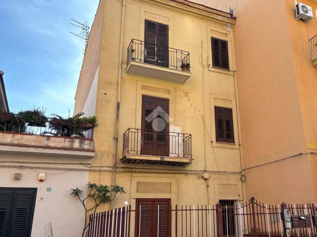 appartamento in vendita a Palermo in zona Zisa