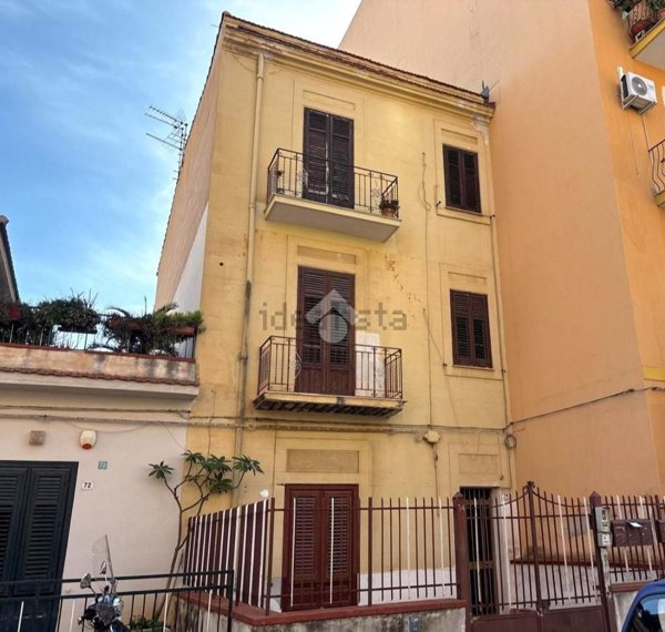 appartamento in vendita a Palermo in zona Montegrappa / Santa Rosalia