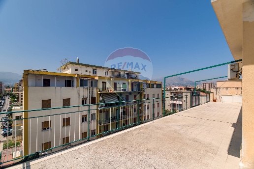 appartamento in vendita a Palermo in zona Montegrappa / Santa Rosalia