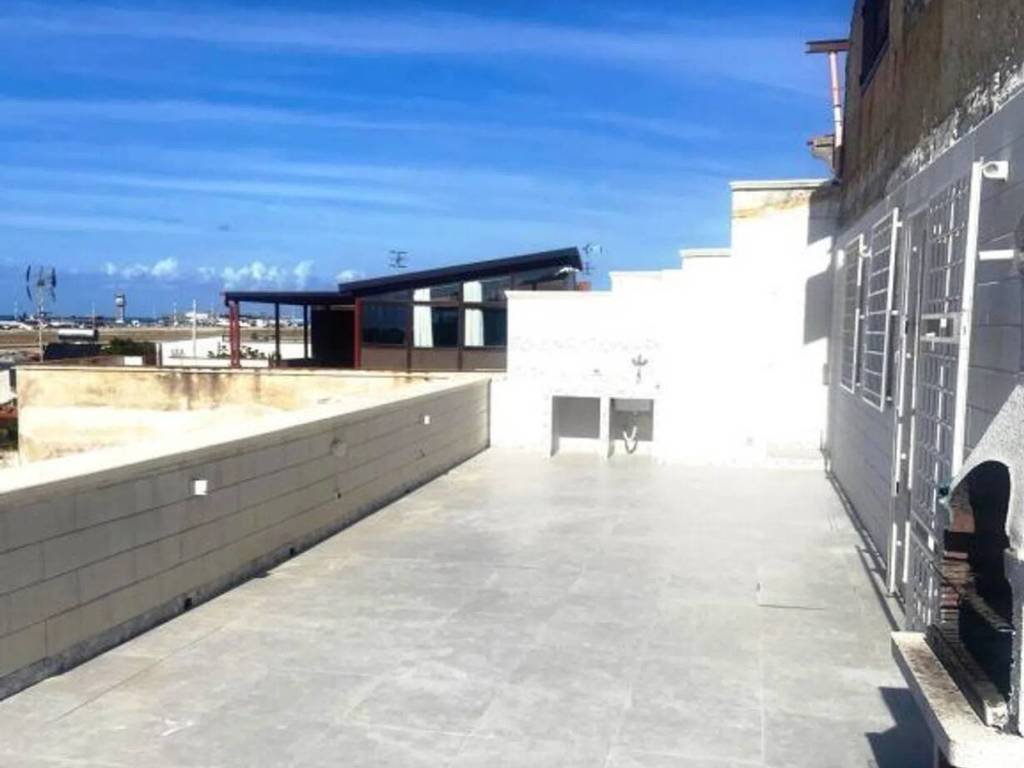 appartamento in vendita a Palermo in zona Malaspina/Palagonia