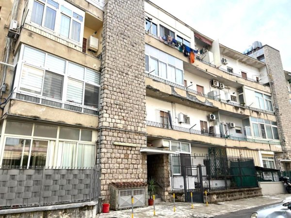 appartamento in vendita a Palermo in zona Malaspina/Palagonia