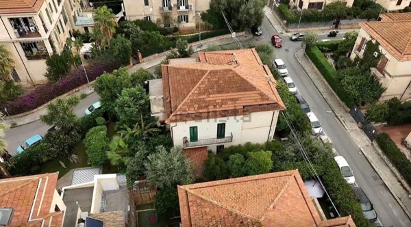 casa indipendente in vendita a Palermo in zona Libertà