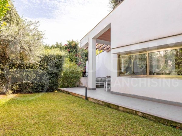 casa indipendente in vendita a Palermo in zona Mondello