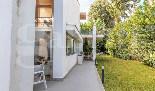 casa indipendente in vendita a Palermo in zona Mondello