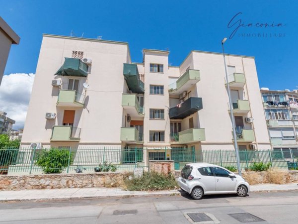 appartamento in vendita a Palermo in zona Oreto
