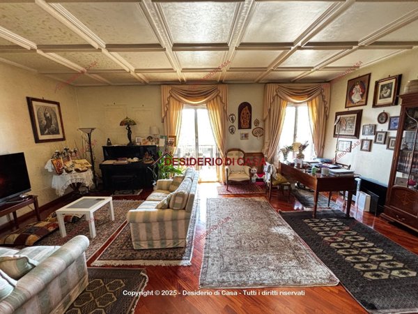 appartamento in vendita a Palermo in zona Malaspina/Palagonia