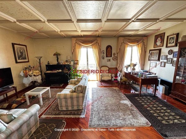 appartamento in vendita a Palermo in zona Malaspina/Palagonia