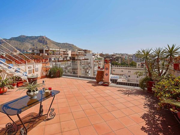 appartamento in vendita a Palermo in zona Libertà