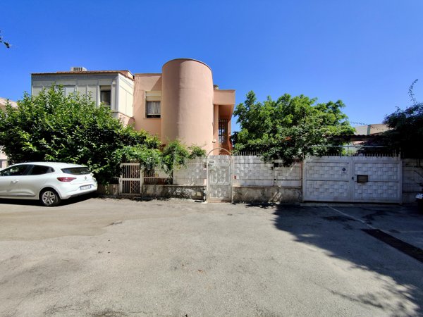 casa indipendente in vendita a Palermo in zona Mondello