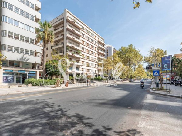 appartamento in vendita a Palermo in zona Politeama