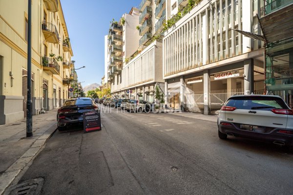 ufficio in vendita a Palermo in zona Libertà