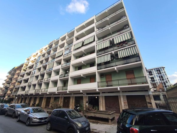 appartamento in vendita a Palermo in zona Malaspina/Palagonia