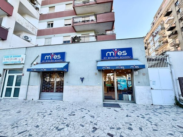 locale commerciale in vendita a Palermo in zona Centro storico