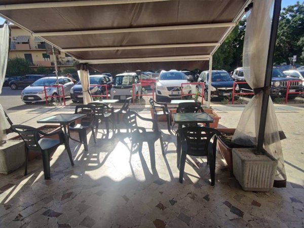 negozio in vendita a Palermo in zona Malaspina/Palagonia