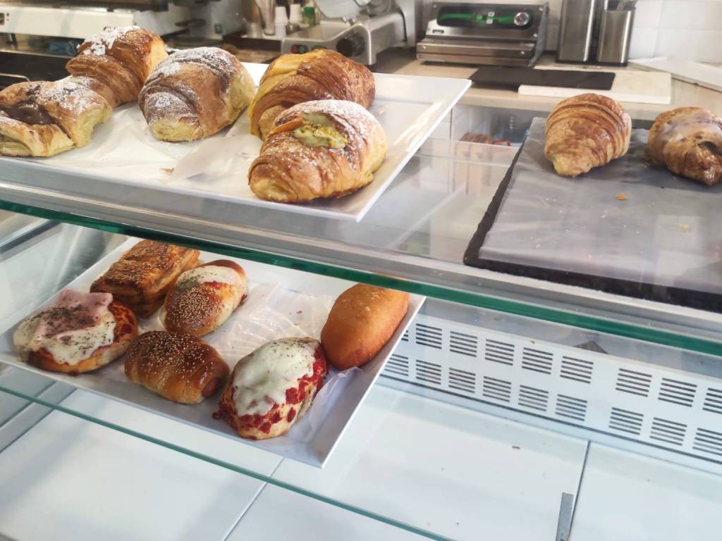 negozio in vendita a Palermo in zona Malaspina/Palagonia