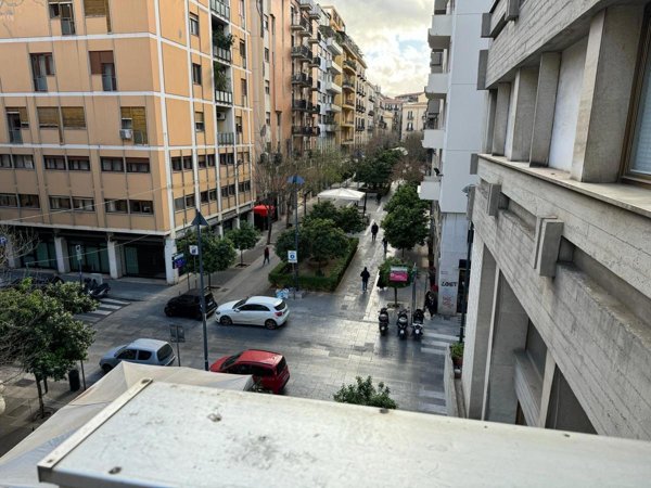 appartamento in vendita a Palermo in zona Politeama