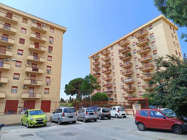 appartamento in vendita a Palermo in zona Tommaso Natale