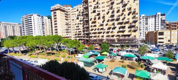 appartamento in vendita a Palermo in zona Malaspina/Palagonia