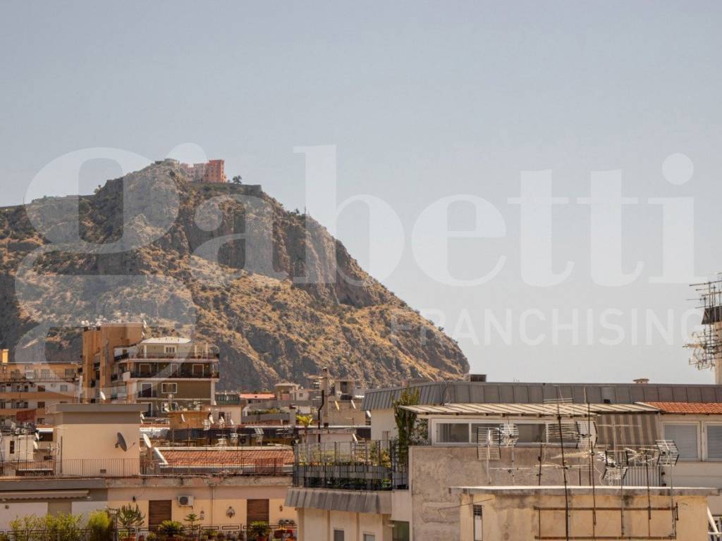 appartamento in vendita a Palermo in zona Libertà