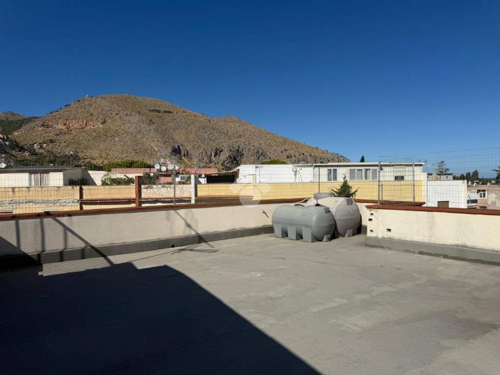 appartamento in vendita a Palermo in zona Mondello