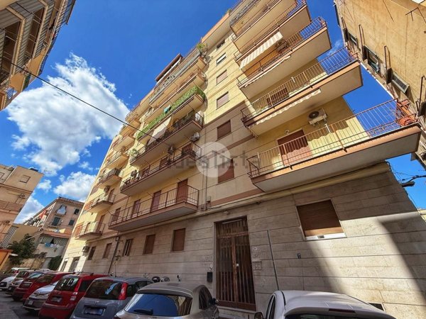 appartamento in vendita a Palermo in zona Zisa