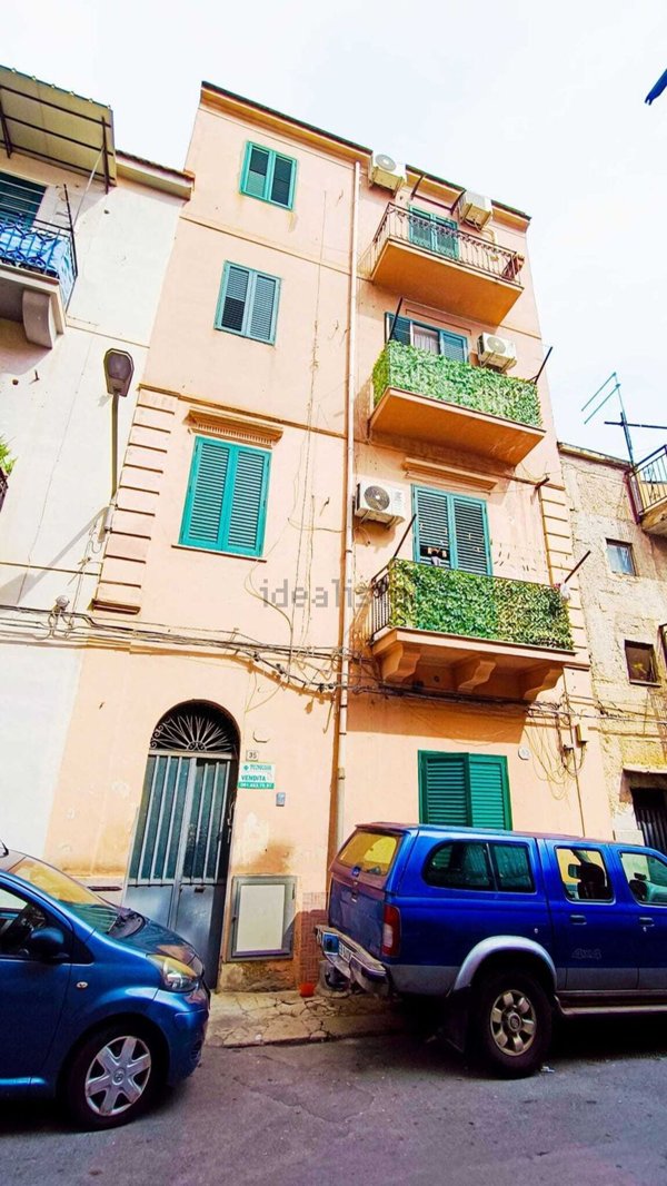 appartamento in vendita a Palermo in zona Zisa