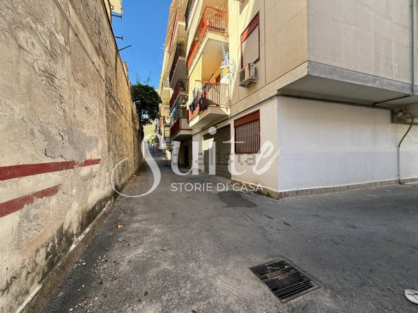 locale di sgombero in vendita a Palermo in zona San Lorenzo