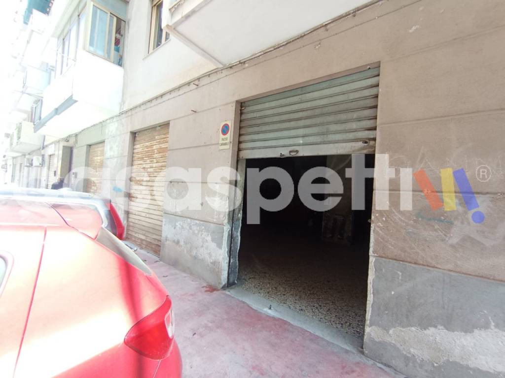 locale commerciale in vendita a Palermo in zona Oreto