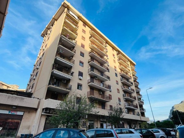 appartamento in vendita a Palermo in zona Acqua dei Corsari