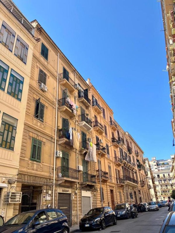 appartamento in vendita a Palermo in zona Zisa