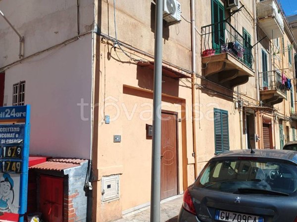 appartamento in vendita a Palermo in zona Malaspina/Palagonia
