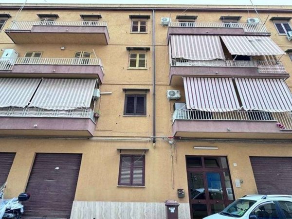 appartamento in vendita a Palermo in zona Malaspina/Palagonia