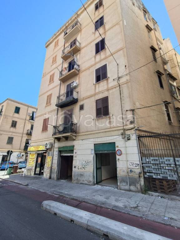 locale di sgombero in vendita a Palermo in zona Oreto