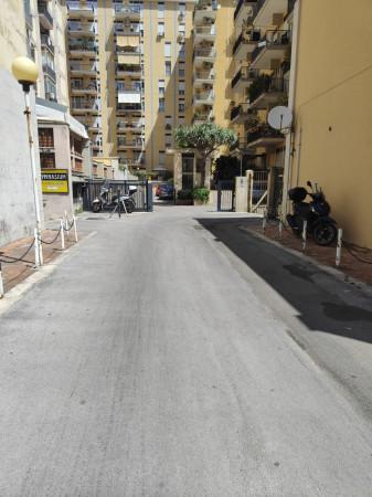 negozio in vendita a Palermo in zona Malaspina/Palagonia
