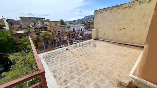 appartamento in vendita a Palermo in zona Partanna