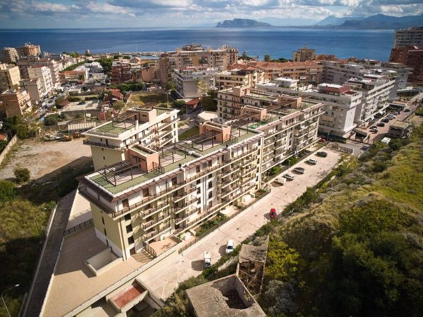 appartamento in vendita a Palermo in zona Arenella/Vergine Maria