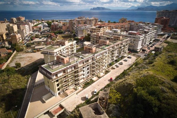 appartamento in vendita a Palermo in zona Arenella/Vergine Maria