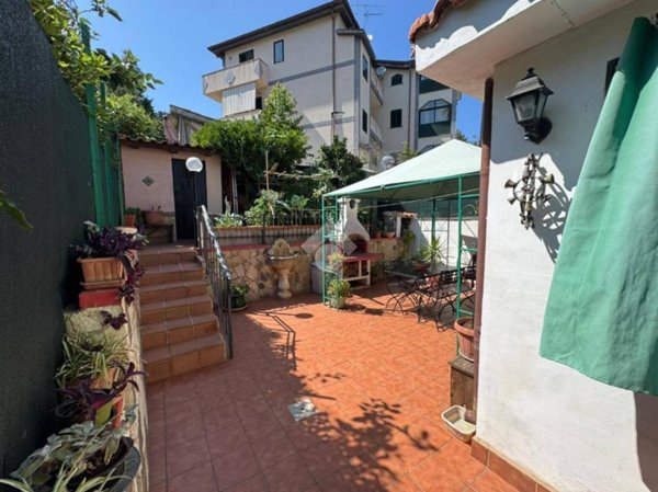 casa indipendente in vendita a Palermo in zona Borgo Nuovo