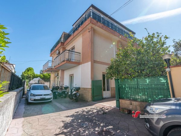 casa indipendente in vendita a Palermo in zona Mondello