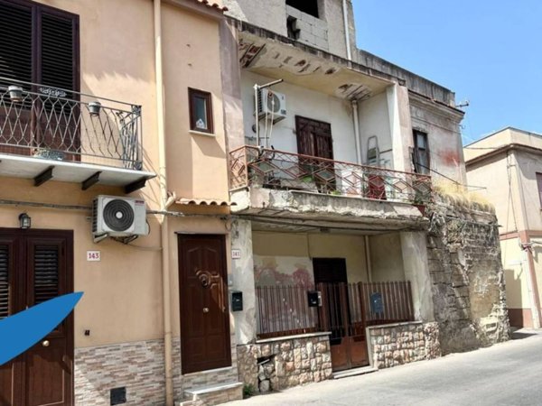 appartamento in vendita a Palermo in zona Partanna