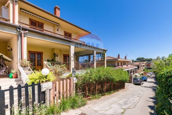 casa indipendente in vendita a Palermo in zona Borgo Nuovo