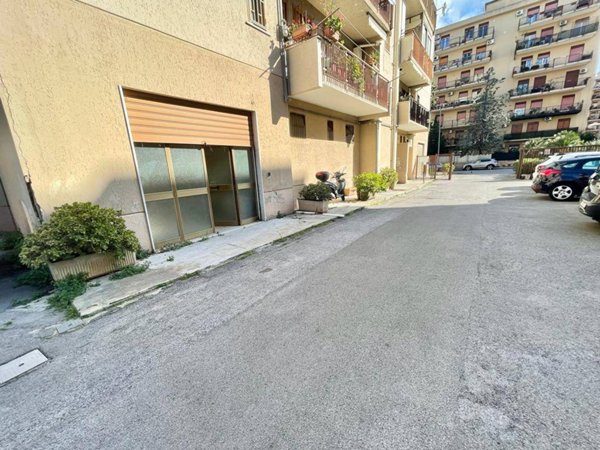 locale di sgombero in vendita a Palermo in zona Cruillas