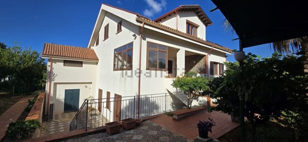 casa indipendente in vendita a Palermo in zona Tommaso Natale