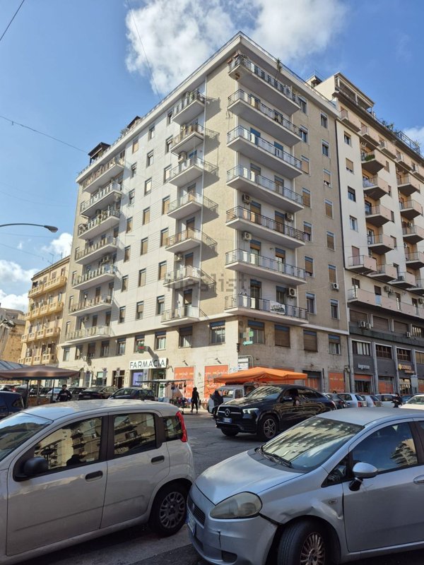 appartamento in vendita a Palermo in zona Zisa