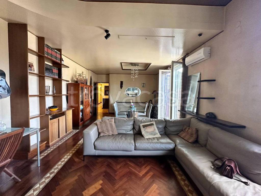 appartamento in vendita a Palermo in zona Politeama