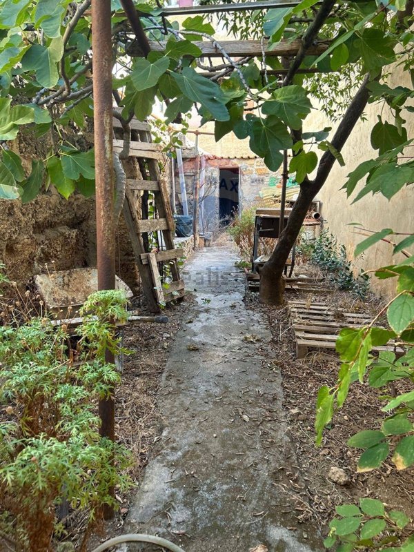 casa indipendente in vendita a Palermo in zona San Lorenzo